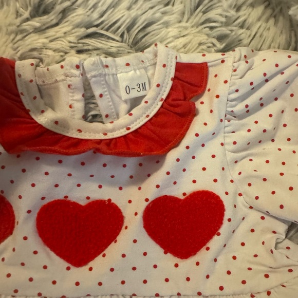 0-3m polka dot/hear Rompwr - Picture 2 of 2